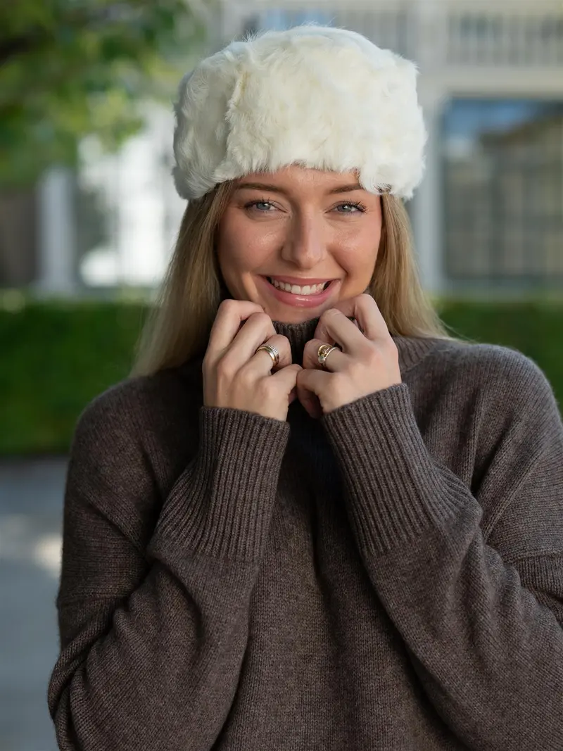 Alessia Shearling Hat Cream