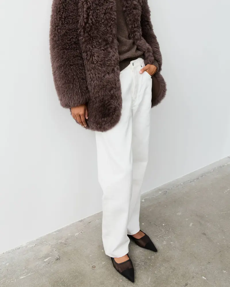 THE SHORT SHEARLING JACKET - CHOCOLATE
