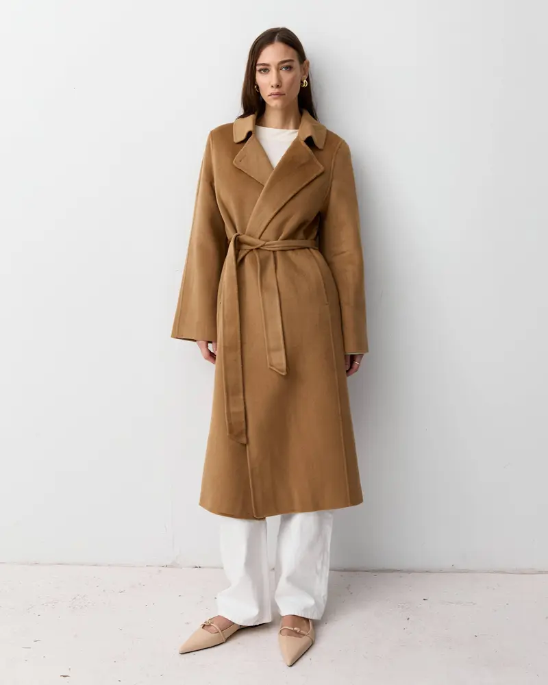 THE TAILORED COAT - CAMEL