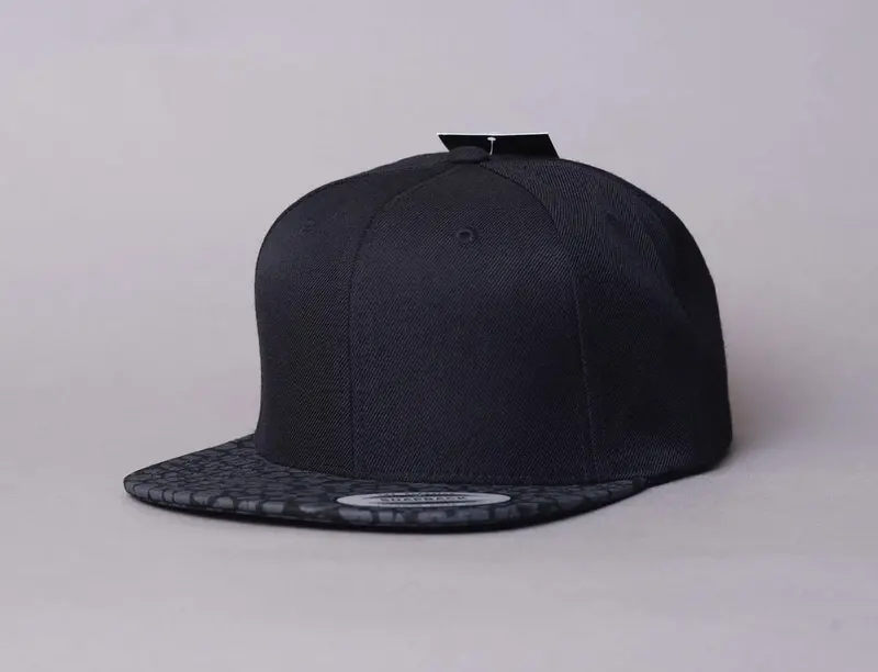 Yupoong Snapback Black/Grey/Leopard