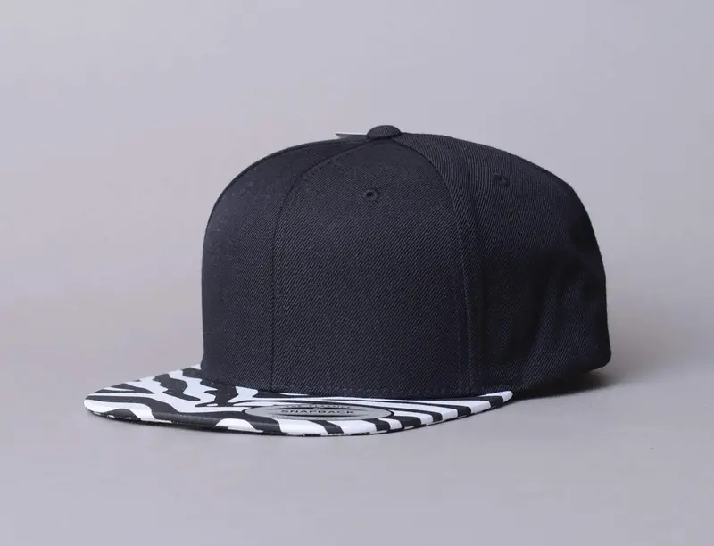 Yupoong Snapback Black/Zebra